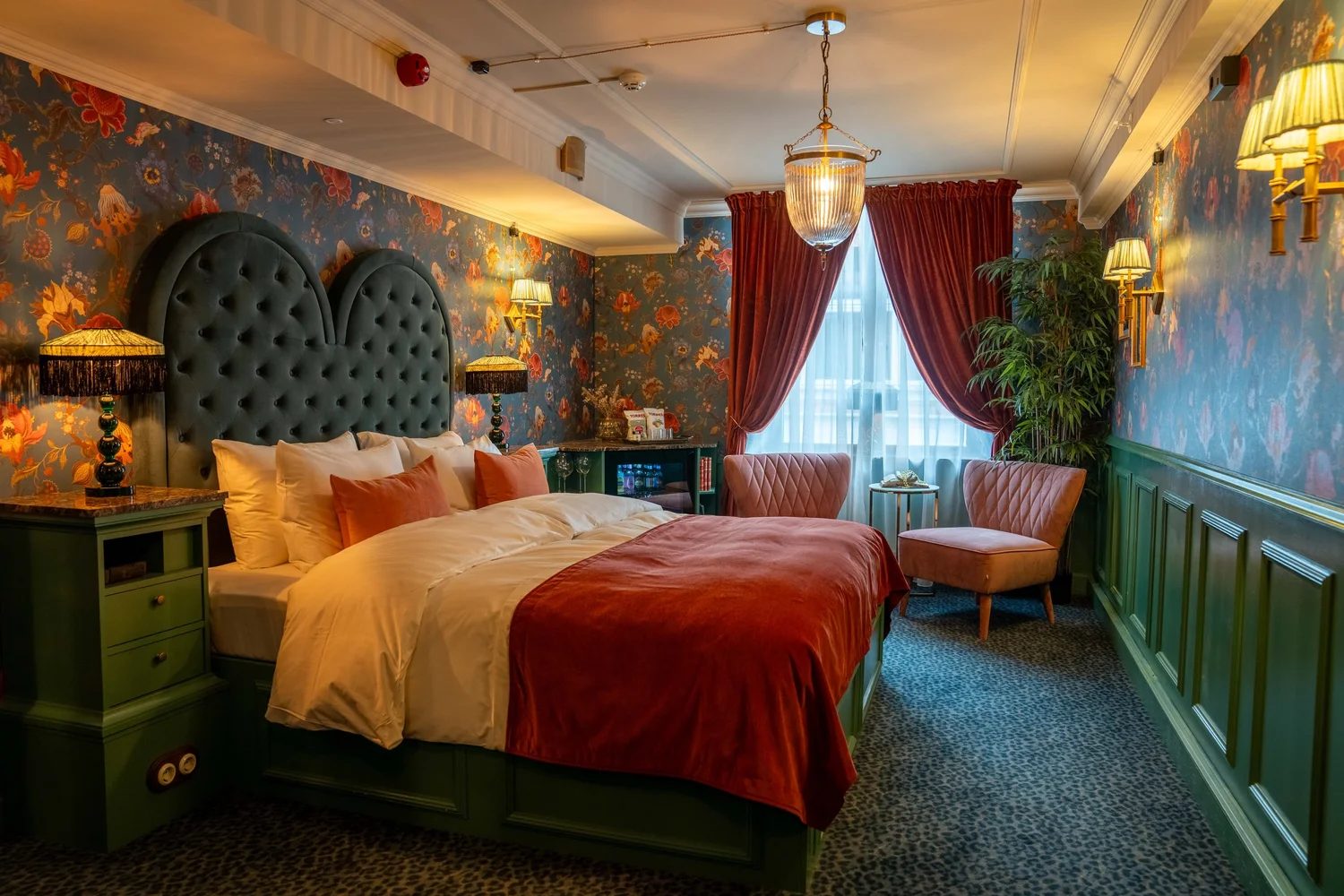 Featured image for “Hôtel Charmante”