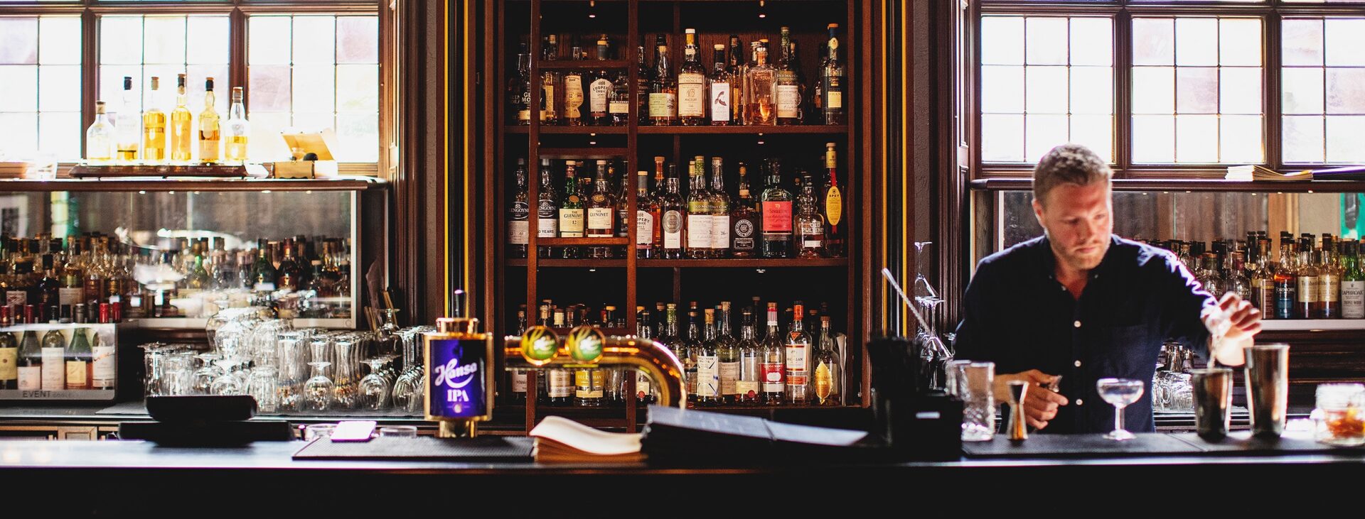 Featured image for “Amundsen Bar & Bistro”