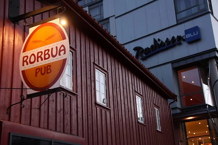 Featured image for “Rorbua”