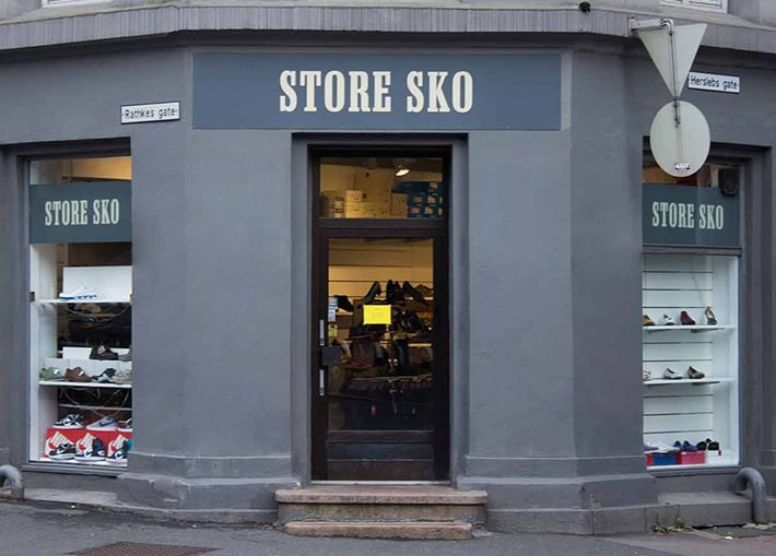 Featured image for “Store Sko”